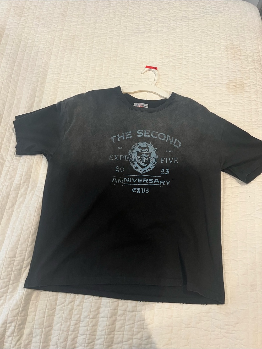 Experiment Five Anniversary Tee in washed black
Size : S